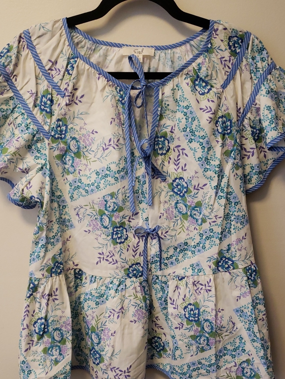 NWOT Easel Los Angeles 100% Cotton Blue & Lavender Floral Tie-Front Top